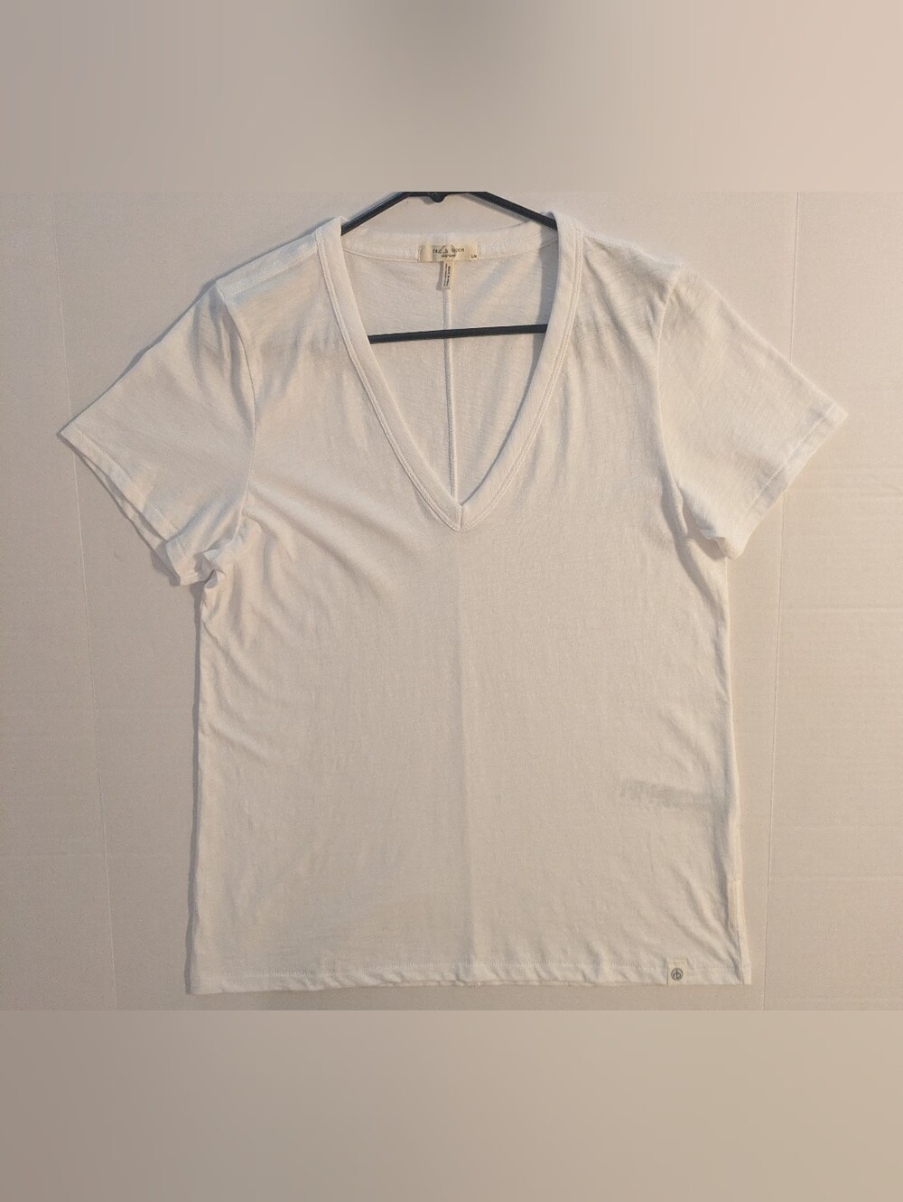 rag and bone Women's White V-Neck T-Shirt- L (NWOT)